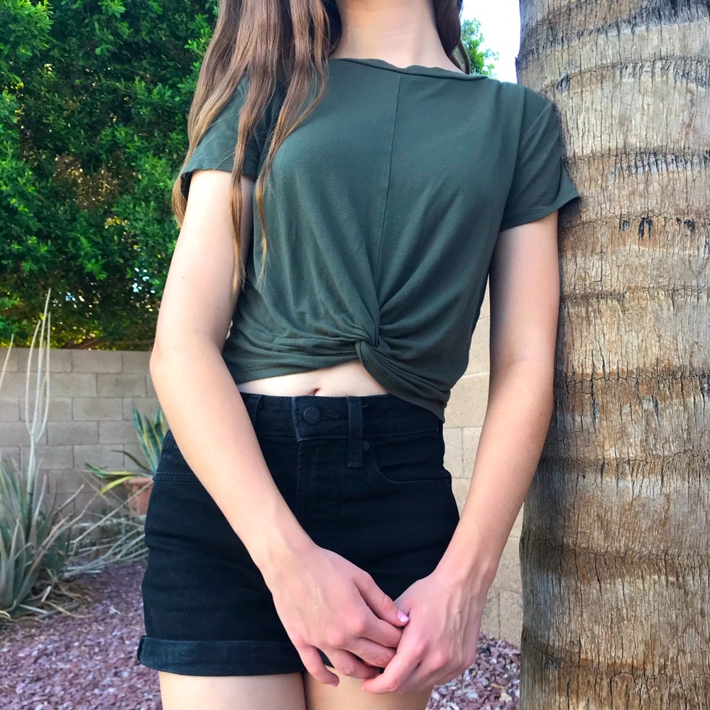 Girls Olive Knotted Crop Top ~ Size M